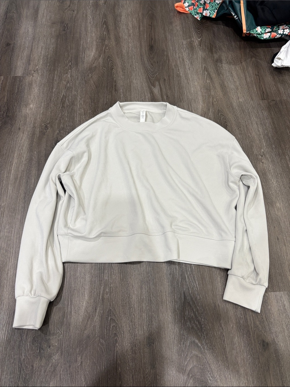 lululemon athletica Cropped Crew Sweatshirt — Light Gray